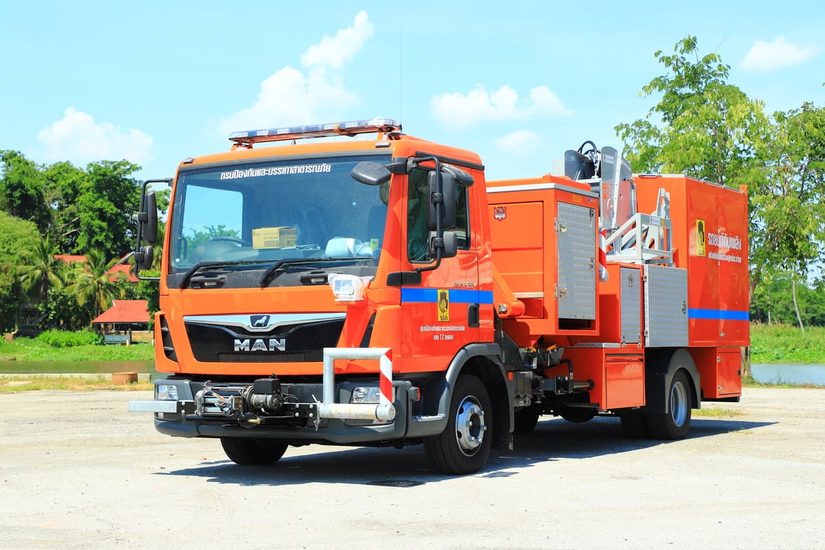 Fire Fighting Vehicle with Long Distance water Supply System