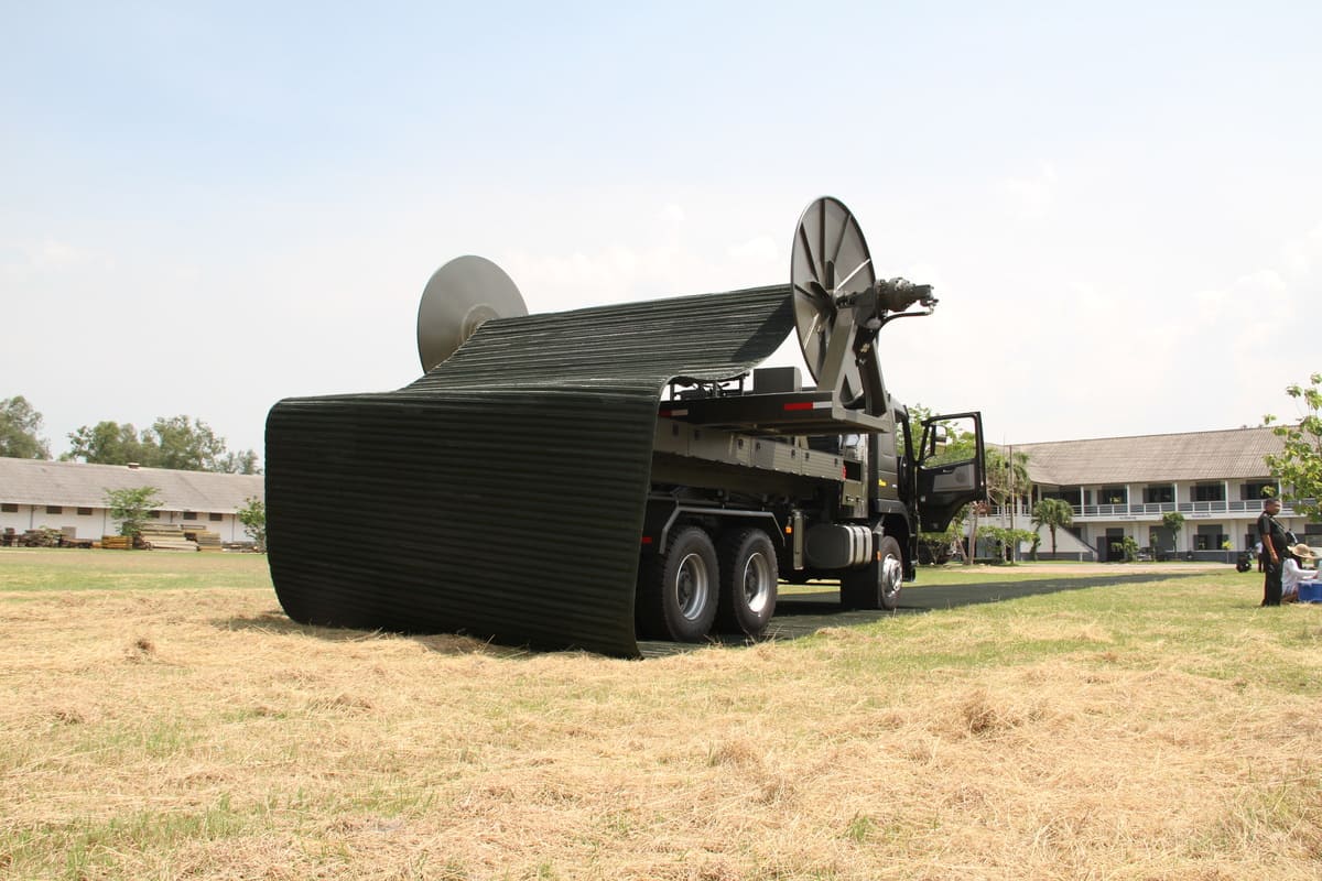 Trackway Mat Support Vehicle