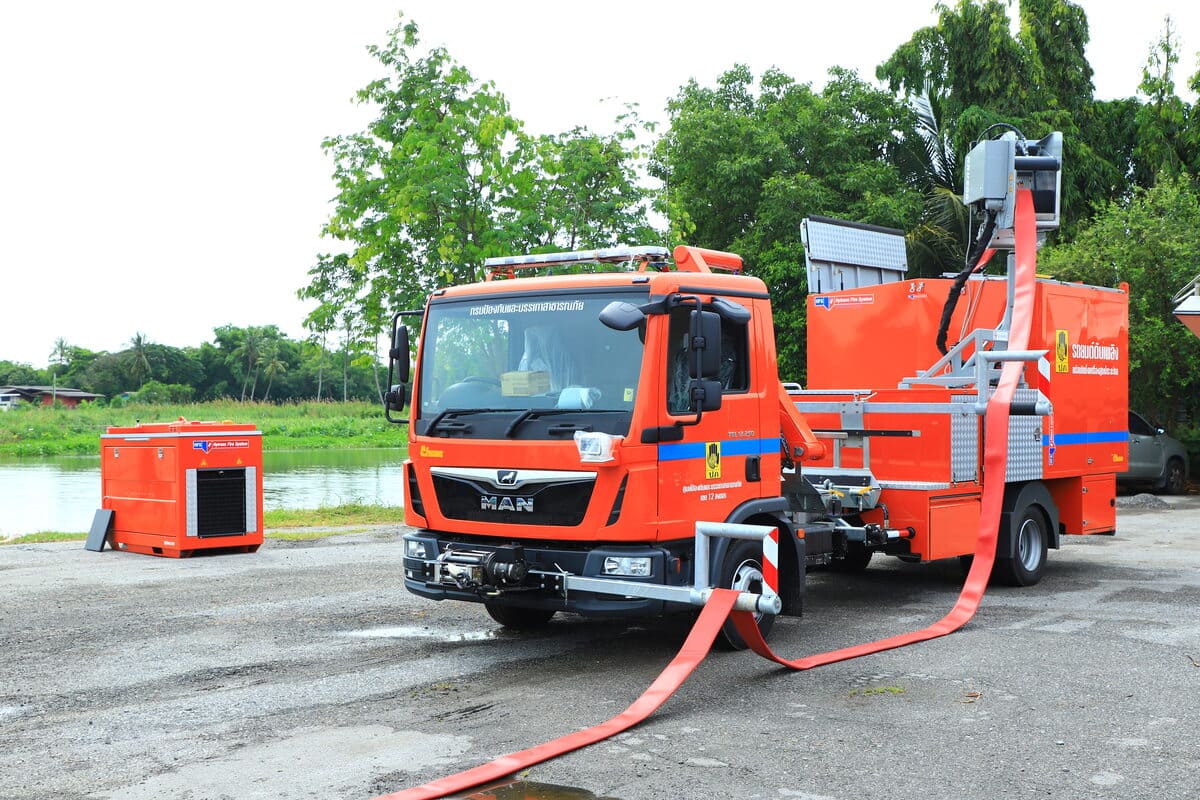 Fire Fighting Vehicle with Long Distance water Supply System