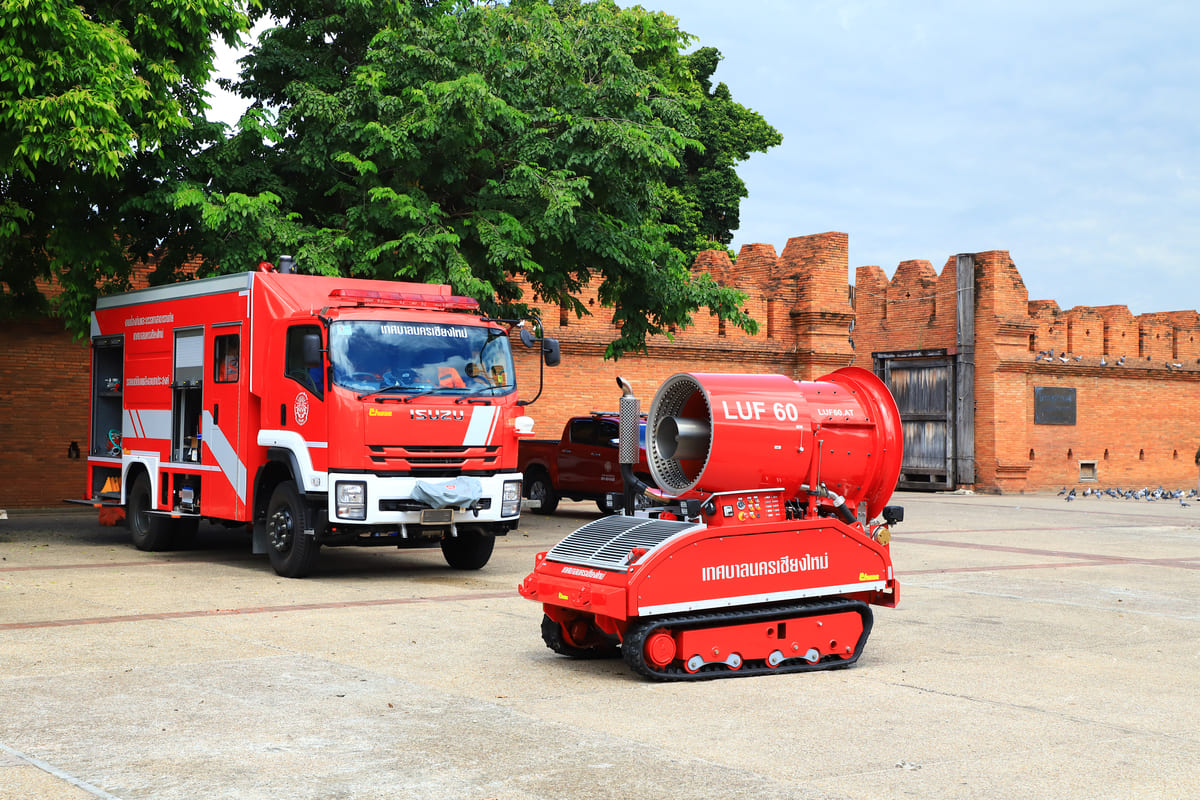 LUF 60 Fire Fighting Robot