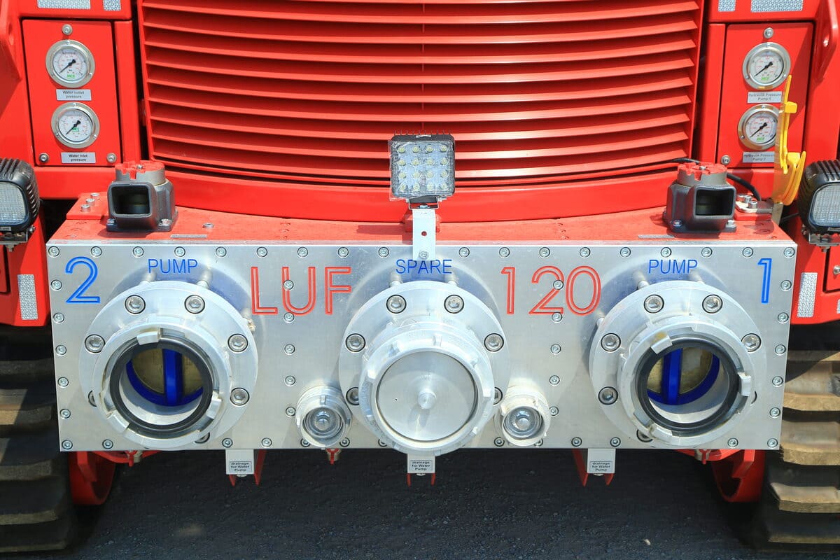 ยานยนต์ดับเพลิงระบบควบคุมระยะไกล LUF 120