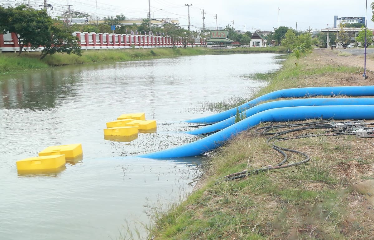 รถปฏิบัติการบรรเทาอุทกภัย พร้อมเครื่องสูบน้ำขนาดใหญ่